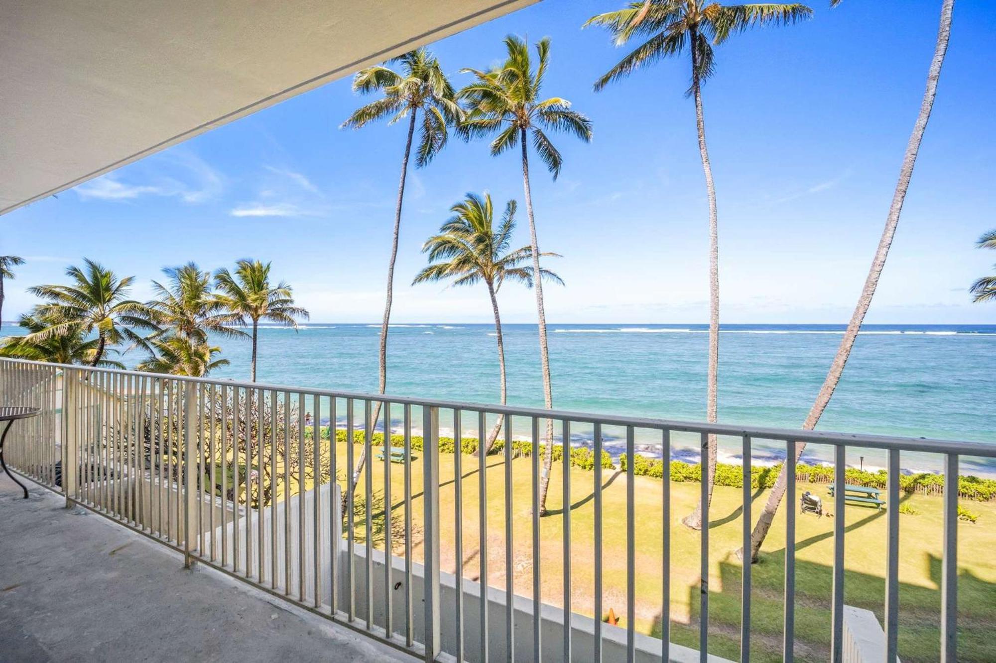 Beautiful Beachfront Condo Laie Kültér fotó